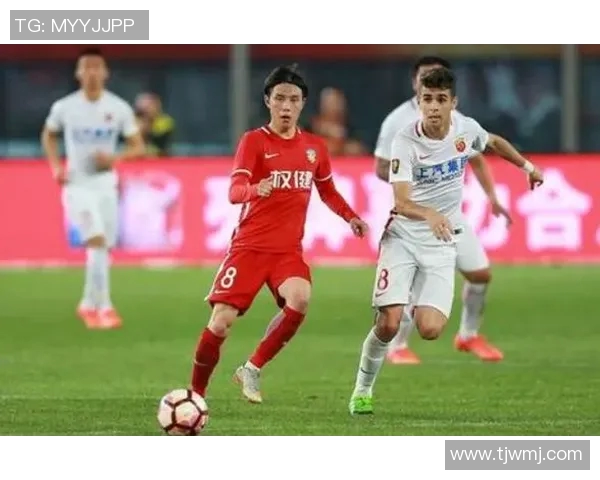 权健与上港激战正酣比赛结果揭晓引发球迷热议与期待