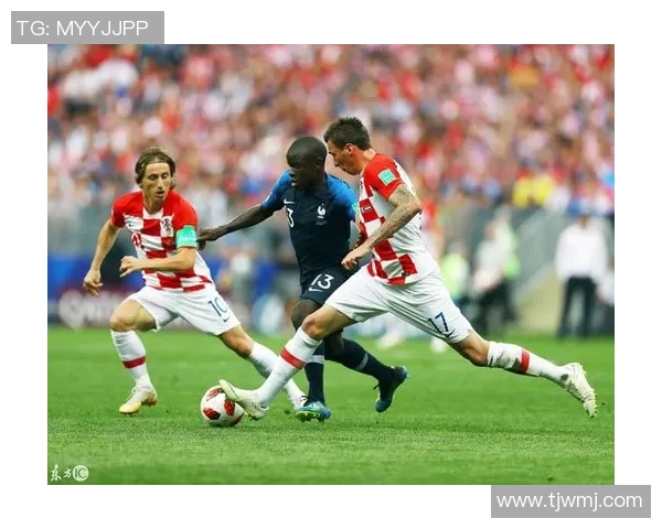 法国主队与克罗地亚队激战正酣谁将赢得这场巅峰对决